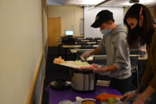 Students learn to eat healthy on a budget during HWAC seminar