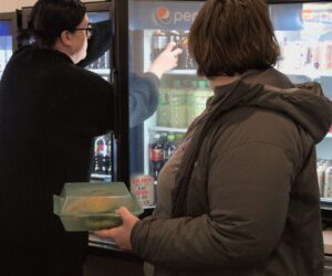 Shaw brings back eco-container program, charges additional 50 cents for regular to-go containers